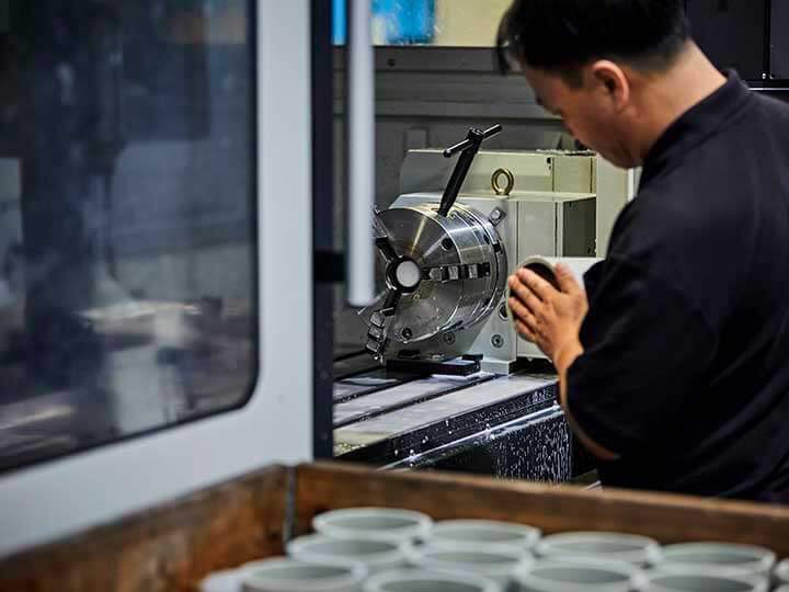 Plastbearbejdning Af Plastdele